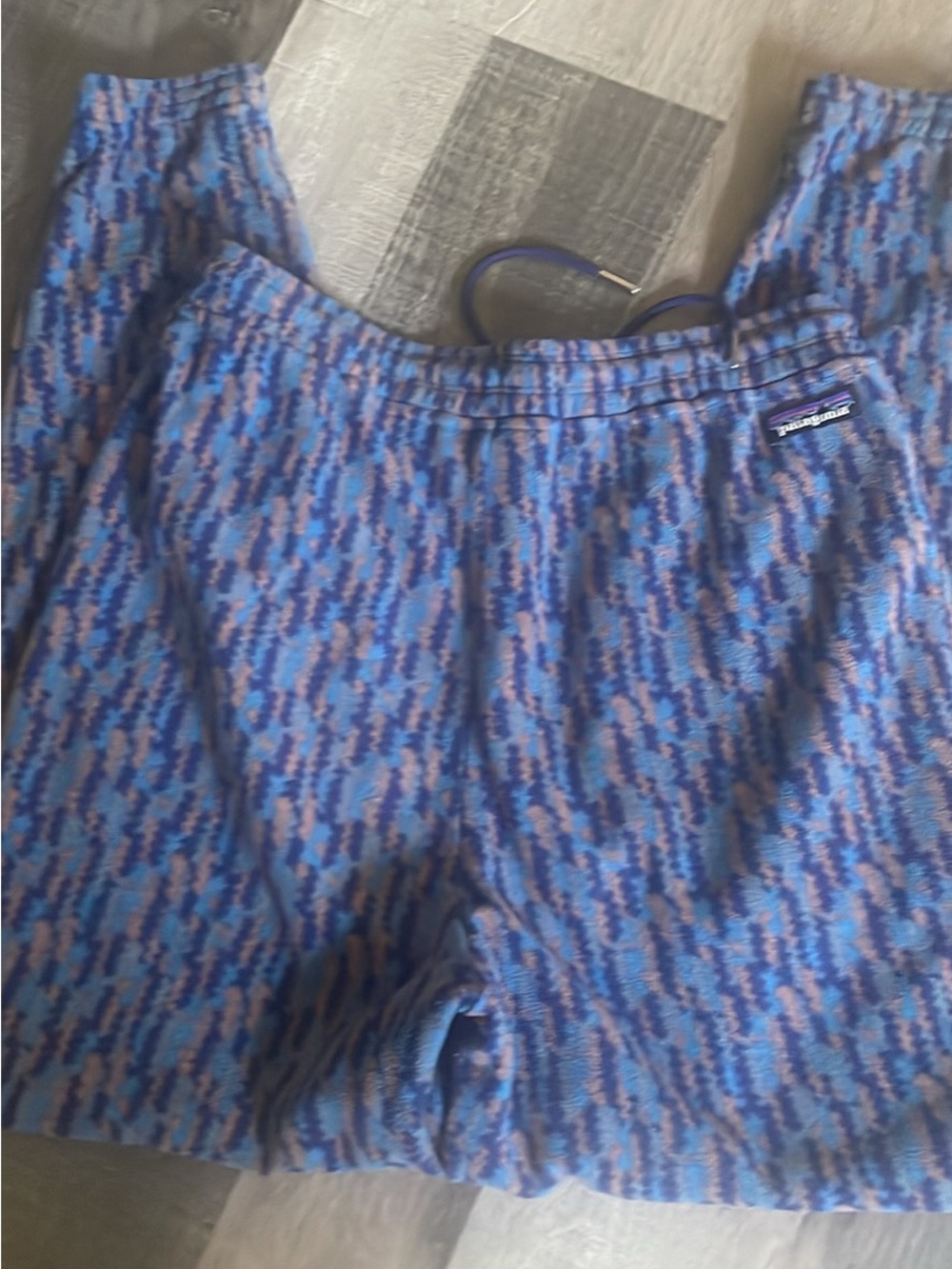 Patagonia women’s Blue Patterned Fleece Bottoms